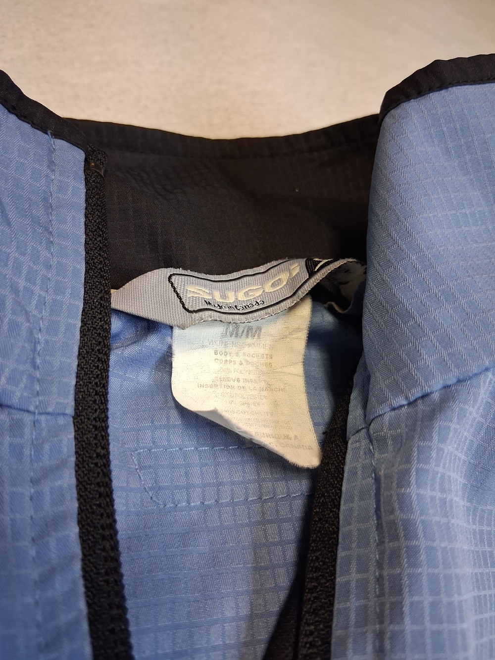 SUGOI Light Blue and Black Women's Cycling Jacket - Picture 9 of 9